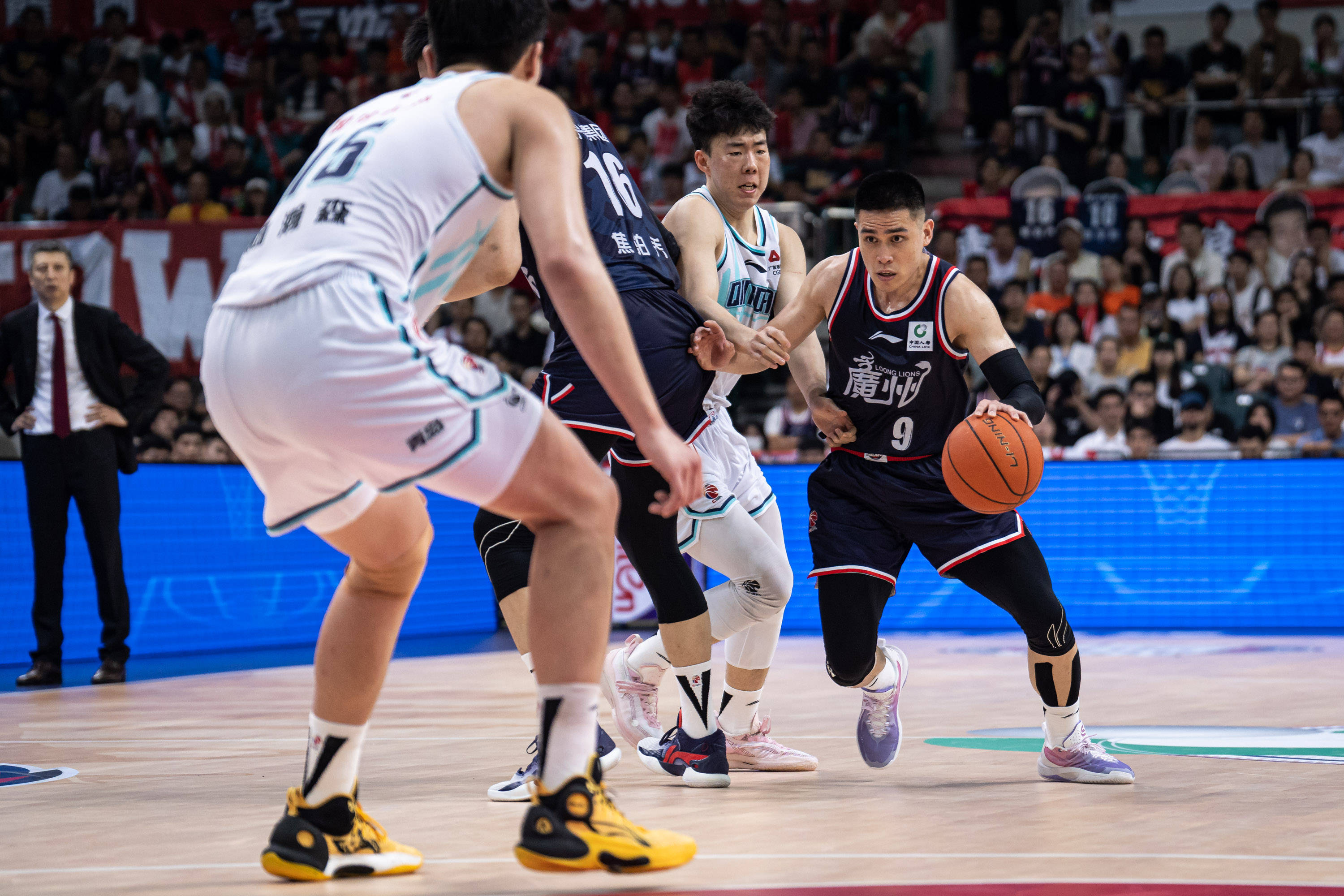 的主题是 的主题是